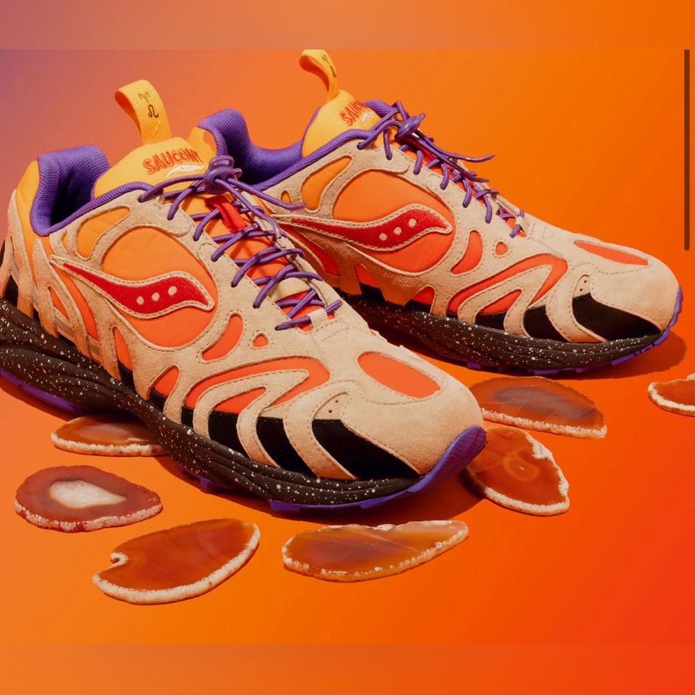 Saucony Grid Azura 2000 "Fire" in Astro/Fire